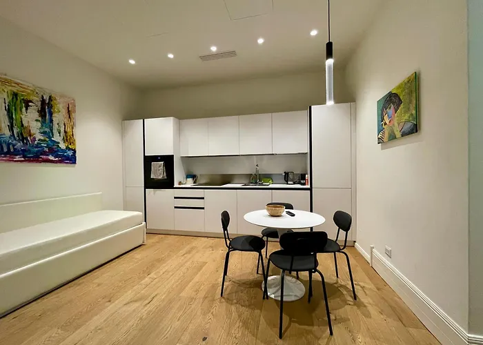 Dante's Heaven Self Check-in * Bolonia